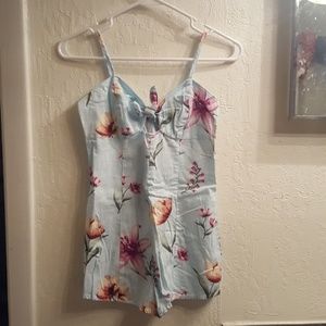 Baby blue floral romper size xs